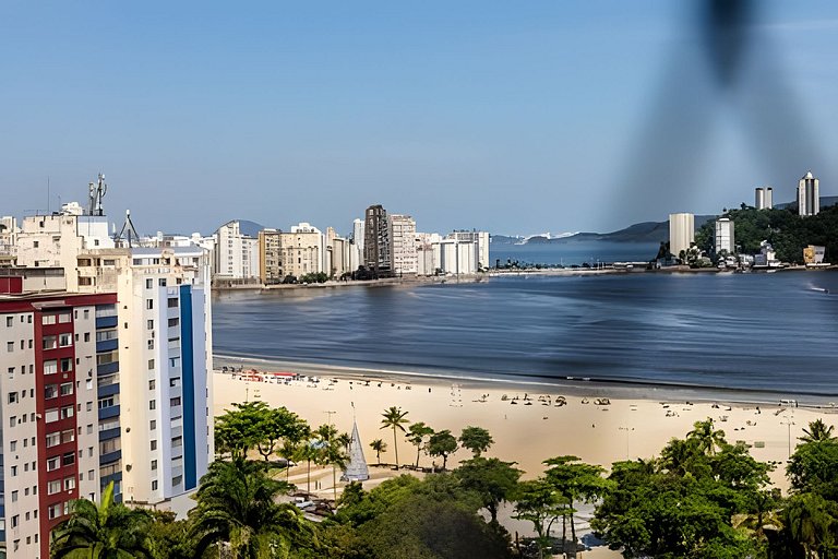 Vista lateral para o mar e Biquinha em São Vicente, com vaga