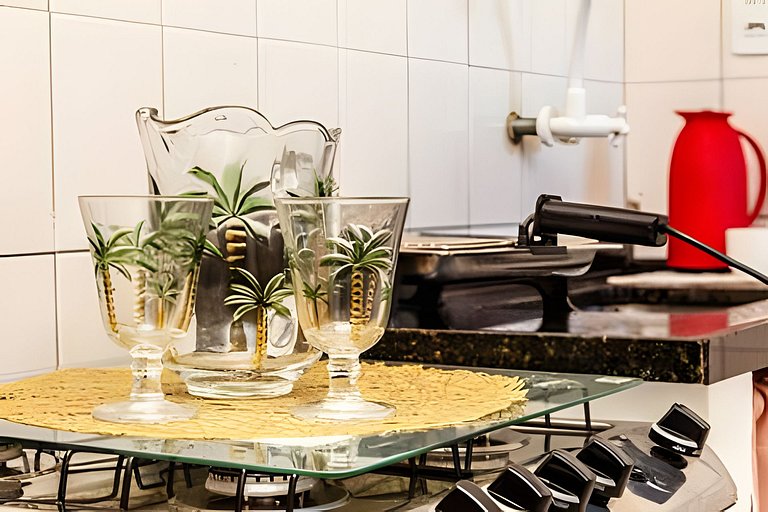 Vista lateral para o mar e Biquinha em São Vicente, com vaga