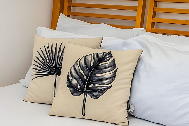 Vista lateral para o mar e Biquinha em São Vicente, com vaga