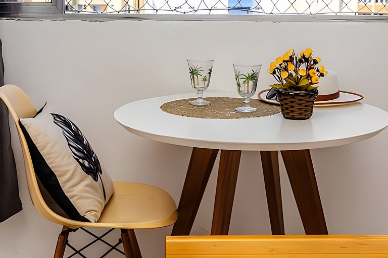 Vista lateral para o mar e Biquinha em São Vicente, com vaga