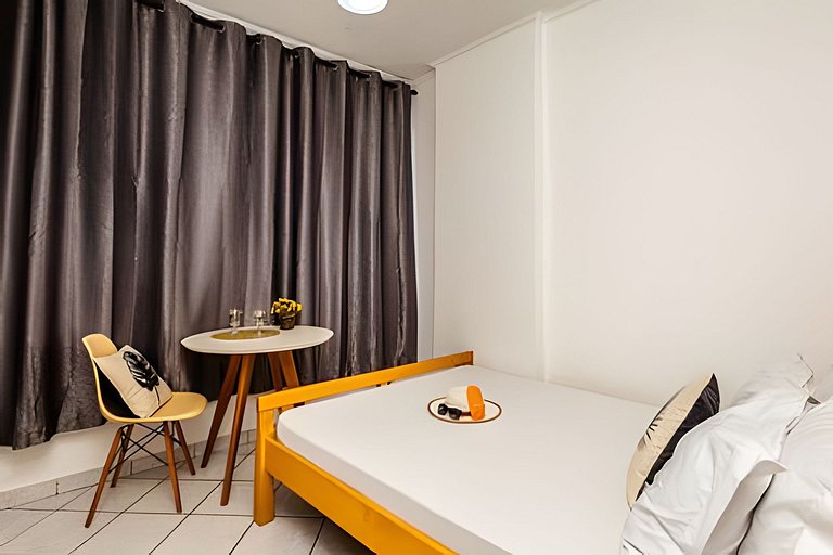 Vista lateral para o mar e Biquinha em São Vicente, com vaga