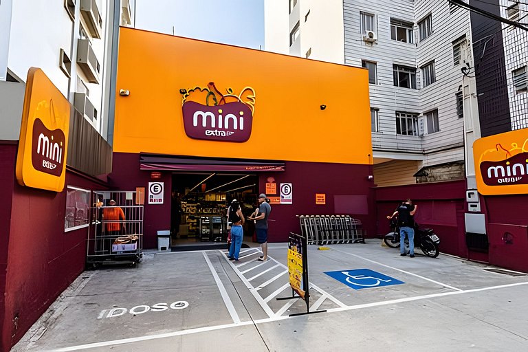 Vista lateral para o mar e Biquinha em São Vicente, com vaga