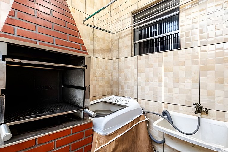 Churrasqueira | A 7 minutos de carro da Praia Ocian