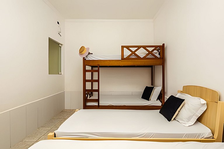 Churrasqueira | A 7 minutos de carro da Praia Ocian