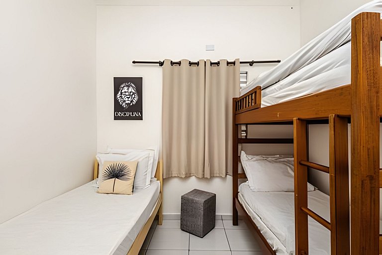 Ar-condicionado | A 7 minutos de carro da Praia Ocian