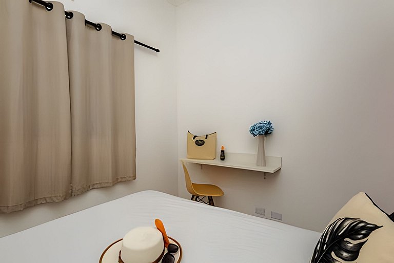 Ar-condicionado | A 7 minutos de carro da Praia Ocian