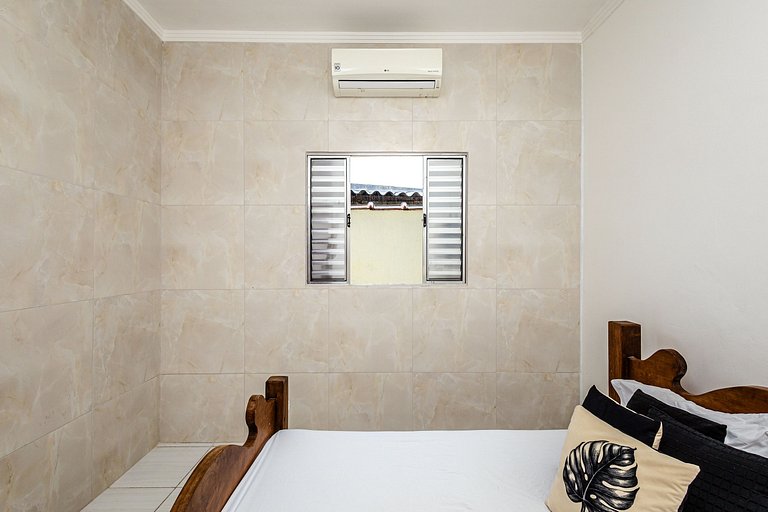 Ar-condicionado | A 7 minutos de carro da Praia Ocian