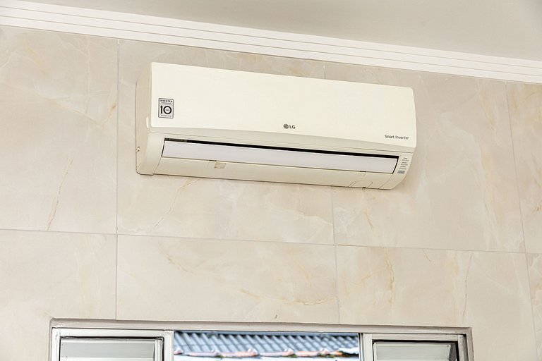 Ar-condicionado | A 7 minutos de carro da Praia Ocian