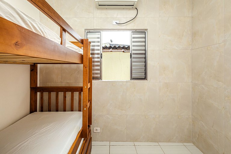 Ar-condicionado | A 7 minutos de carro da Praia Ocian