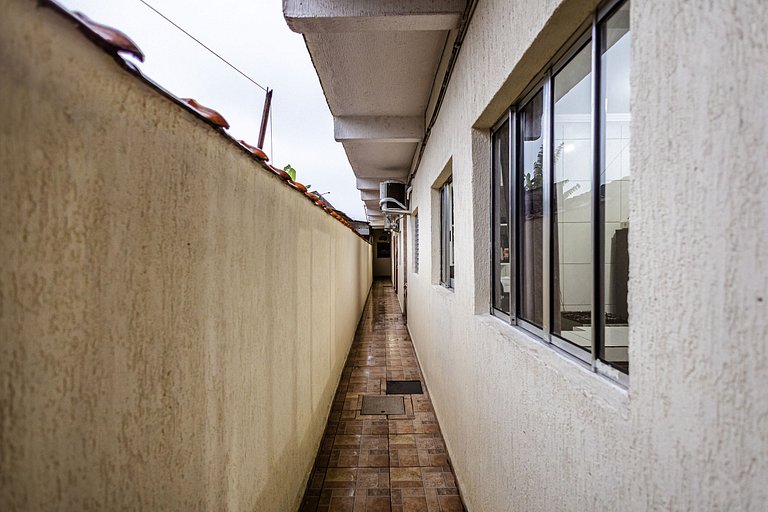 Ar-condicionado | A 7 minutos de carro da Praia Ocian