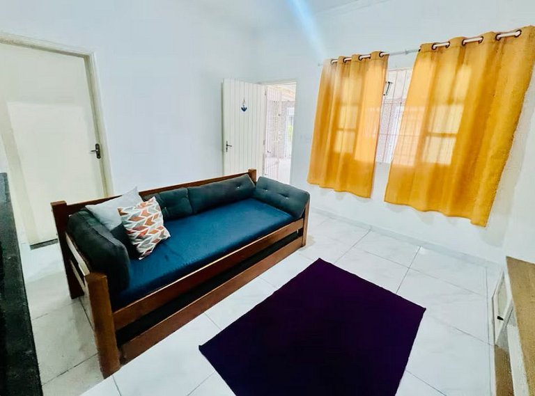 Perto da praia, churrasqueira e 3 vagas de garagem