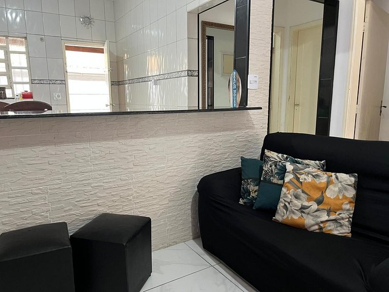 Perto da praia, churrasqueira e 3 vagas de garagem